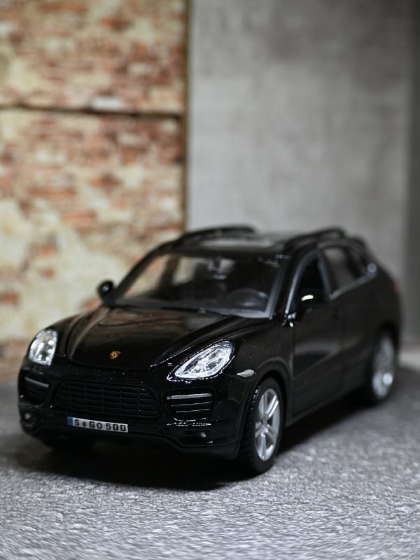 PORSCHE CAYANNE TURBO SİYAH 1:24 MODEL ARABA