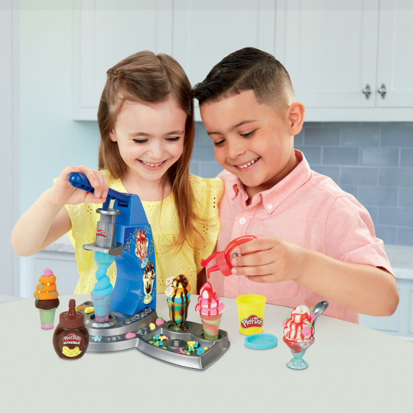 PLAY-DOH RENKLI DONDURMA DUKKANIM 3