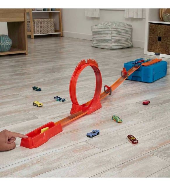 Hot Wheels Track Builder Alev Temalı Akrobasi Seti