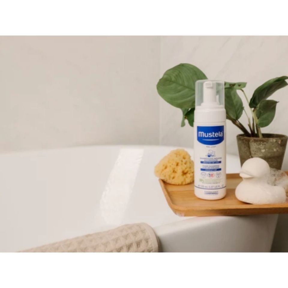 Mustela Yenidoğan Konak Önleyici 150 ml Bebek Köpük Şampuanı