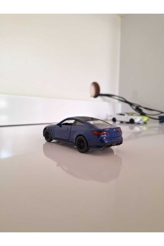 BMW M4 Competition Metal Araba Mavi Renk