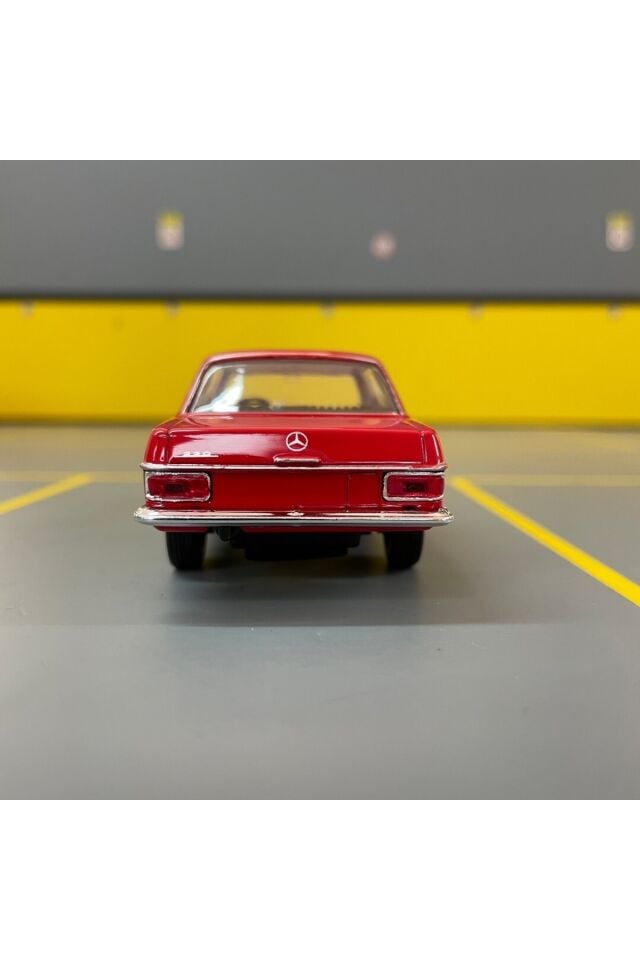 Mercedes-benz 220 W115 1/36 Ölçek Diecast