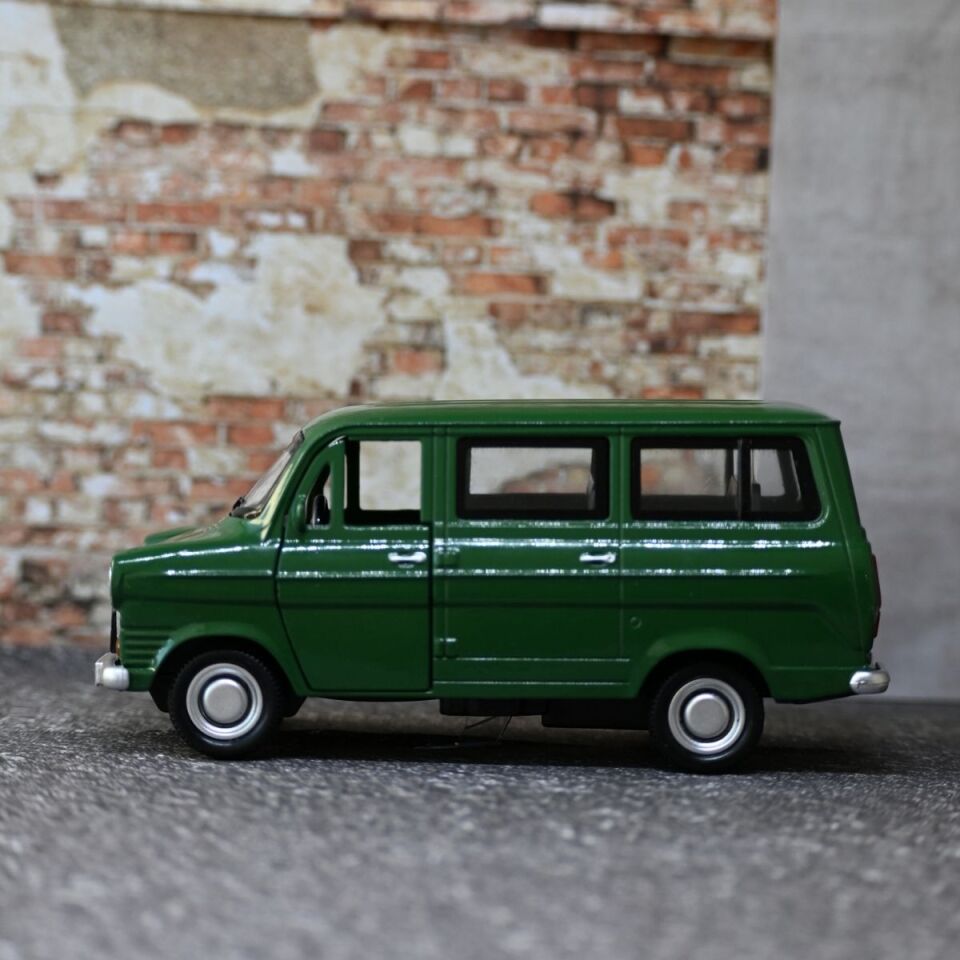 FORD TRANSİT KLASİK METAL ARABA YEŞİL