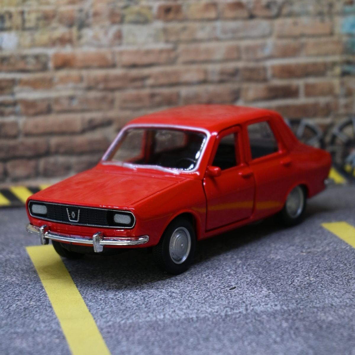 RENAULT 12 KLASİK METAL ARABA KIRMIZI