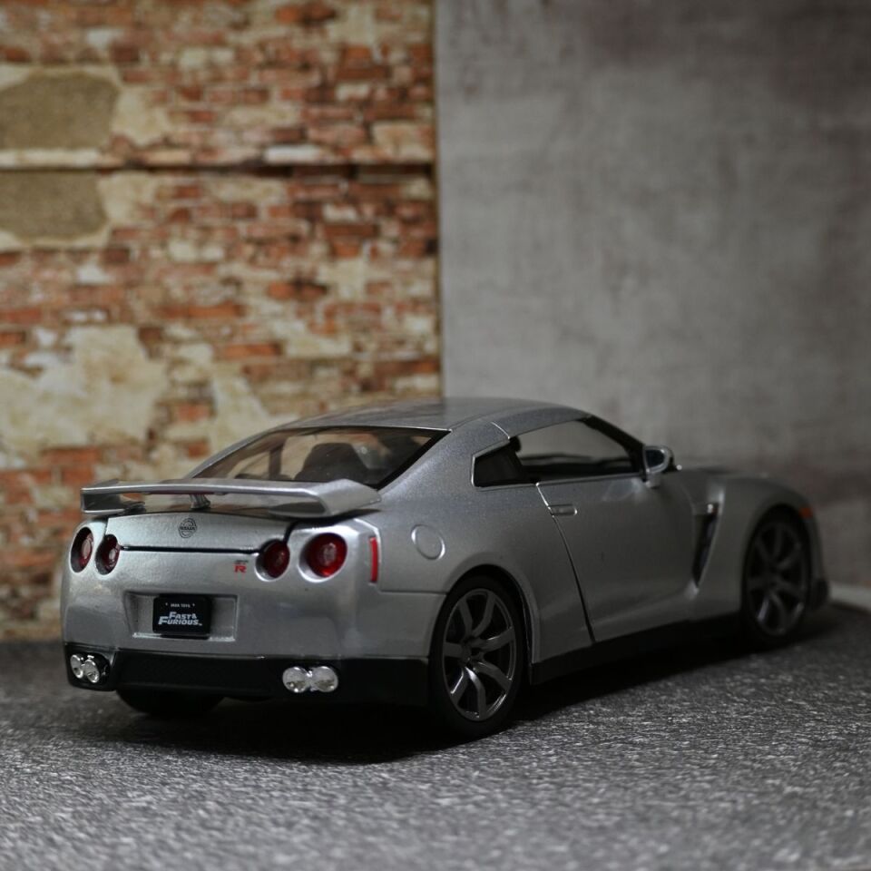 FAST FURİOUS 2009 NİSSAN GT R 1:24