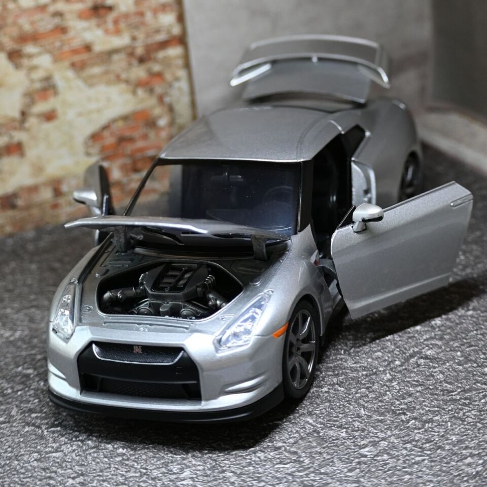 FAST FURİOUS 2009 NİSSAN GT R 1:24
