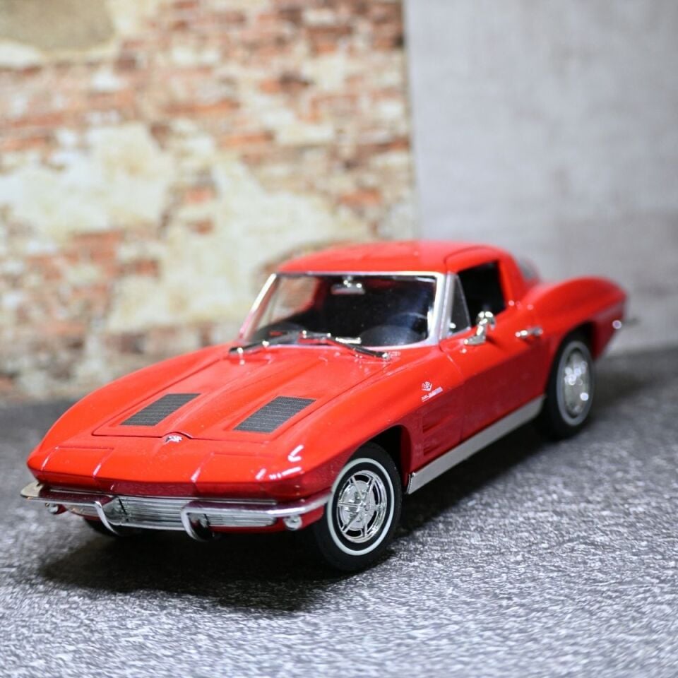 1963 Chevrolet Corvette Metal Model Araba 1:24 Ölçek