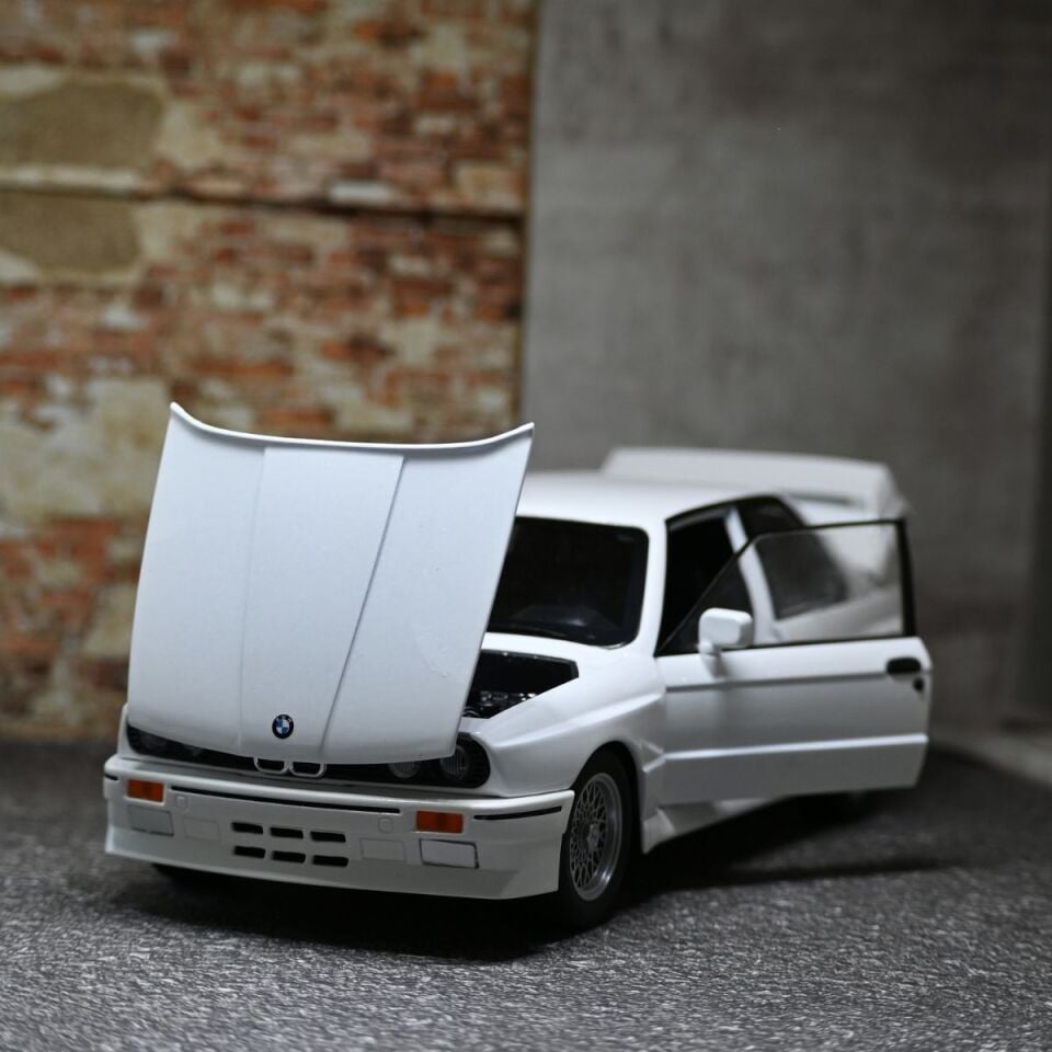 BMW M3 METAL ARABA 1:24 BEYAZ