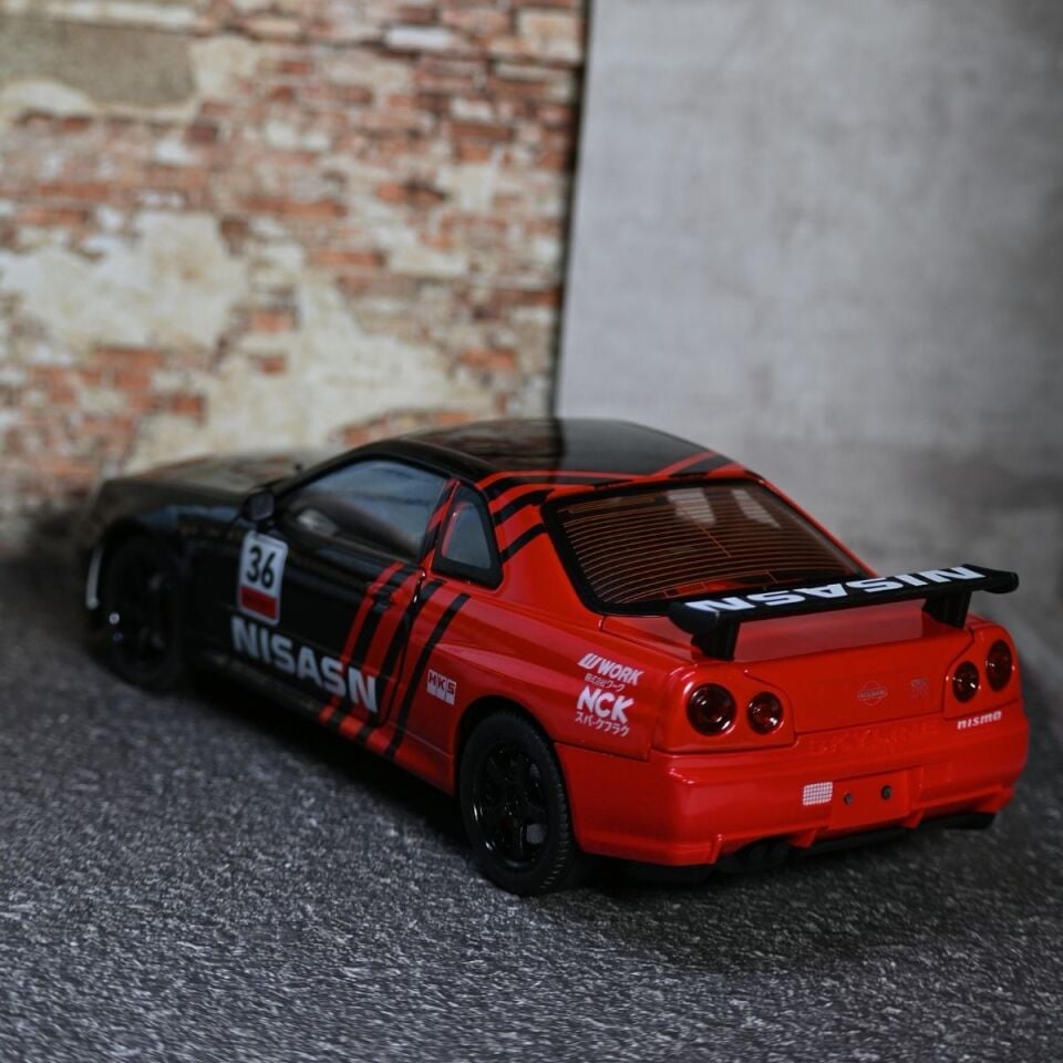 NİSSAN SKYLİNE METAL ARABA SİYAH