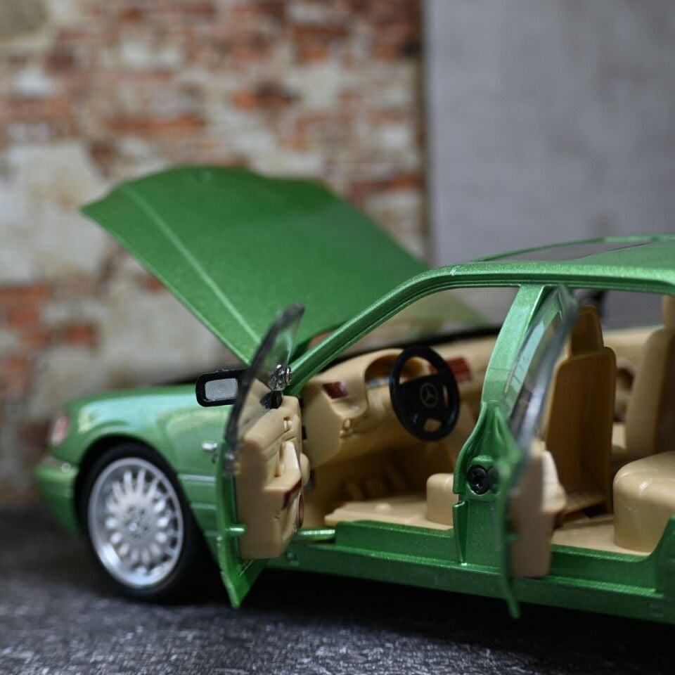 MERCEDES S320 METAL ARABA 1:24 YEŞİL