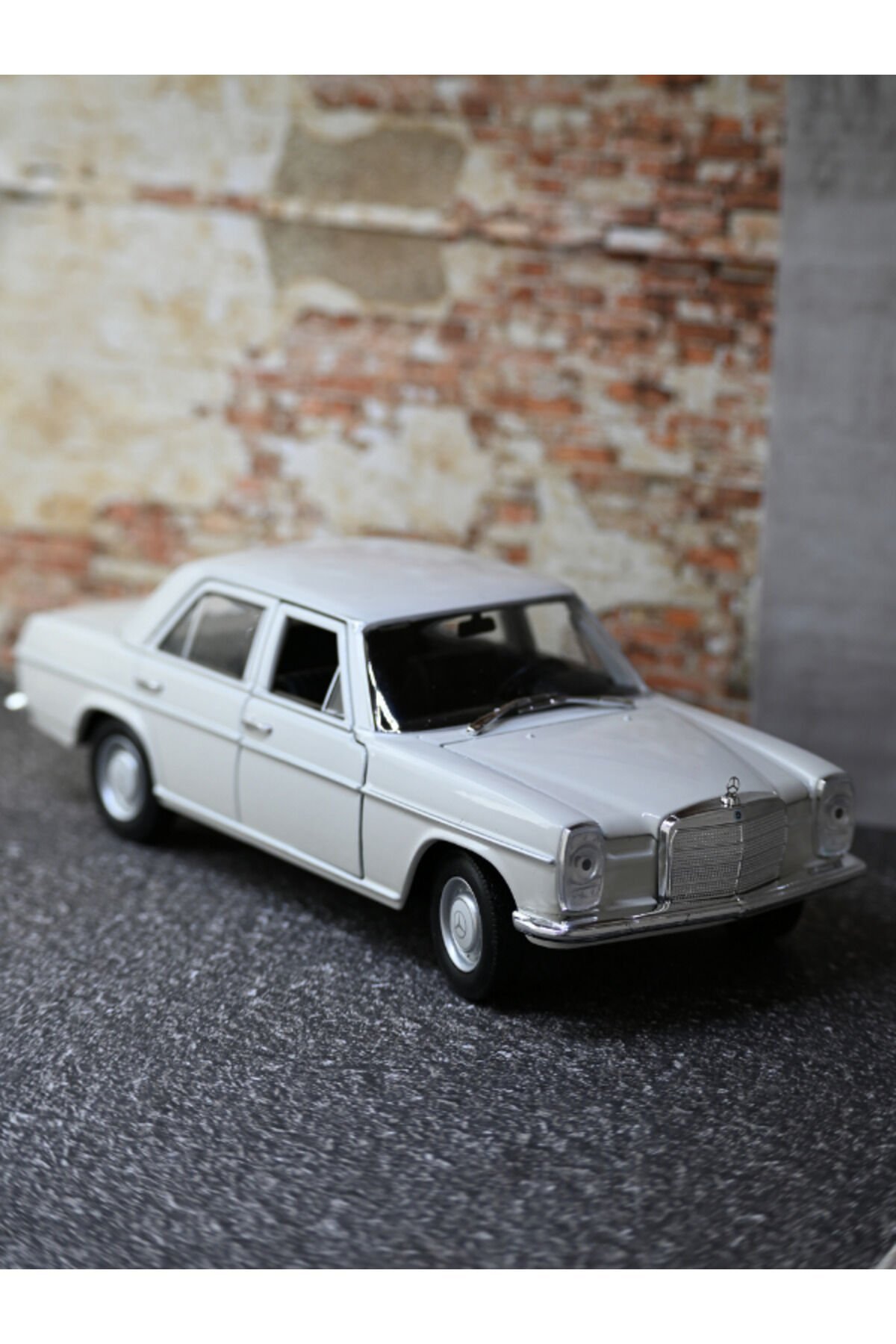 MERCEDES E220 METAL ARABA 1:24 BEYAZ