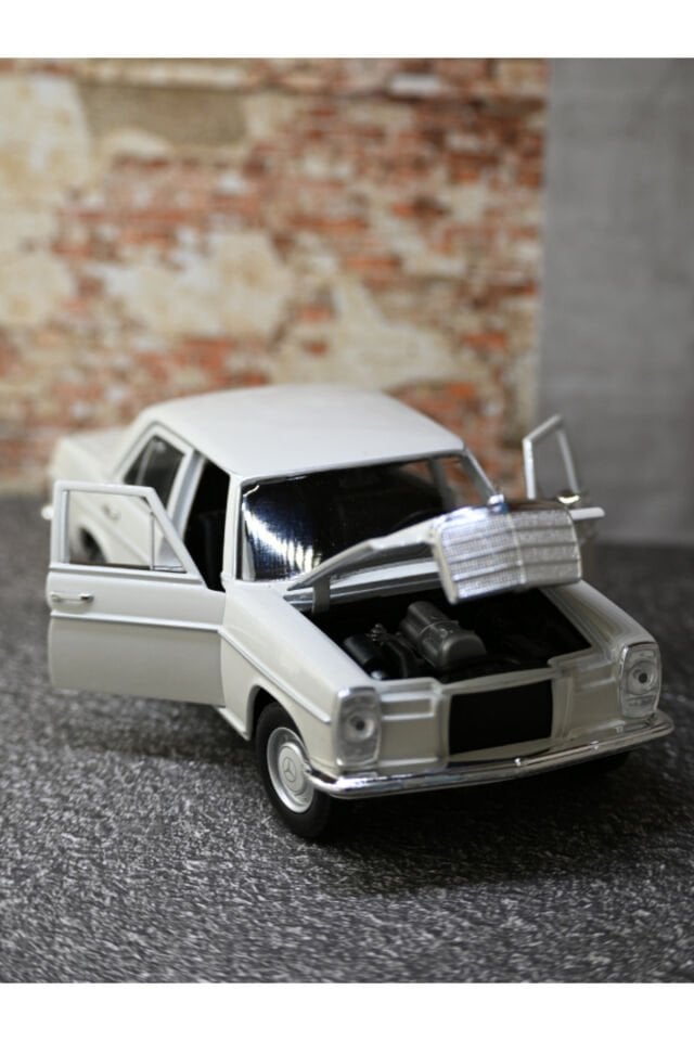MERCEDES E220 METAL ARABA 1:24 BEYAZ