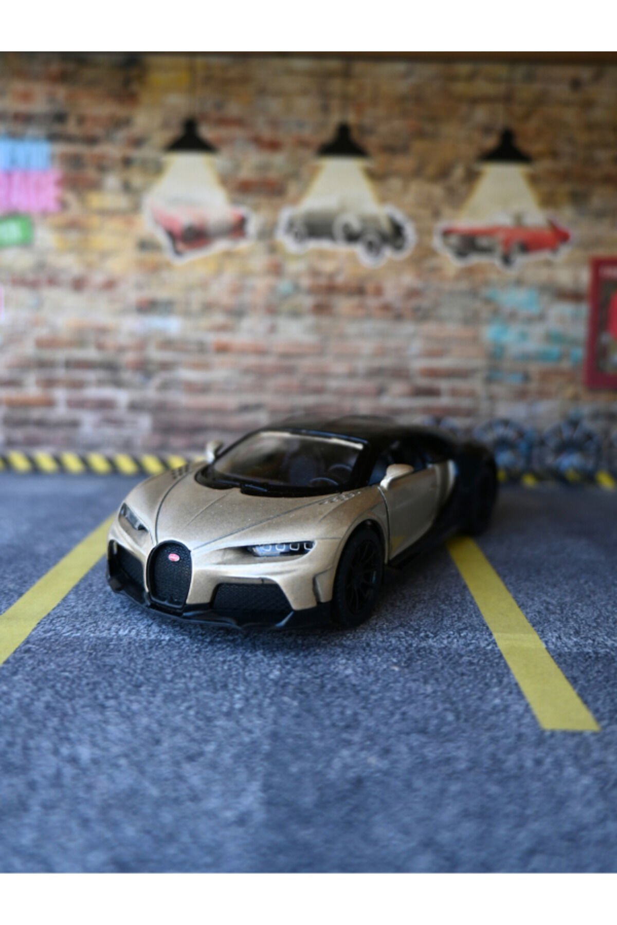 Bugatti Metal Oyuncak Araba Gold