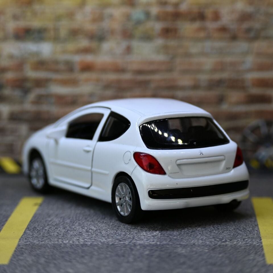 Peugeot 207 Metal Araba BEYAZ