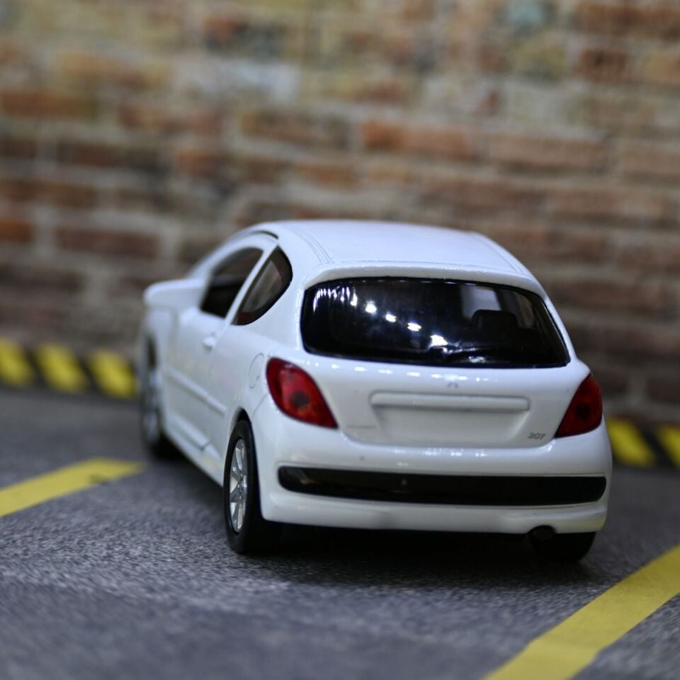 Peugeot 207 Metal Araba BEYAZ