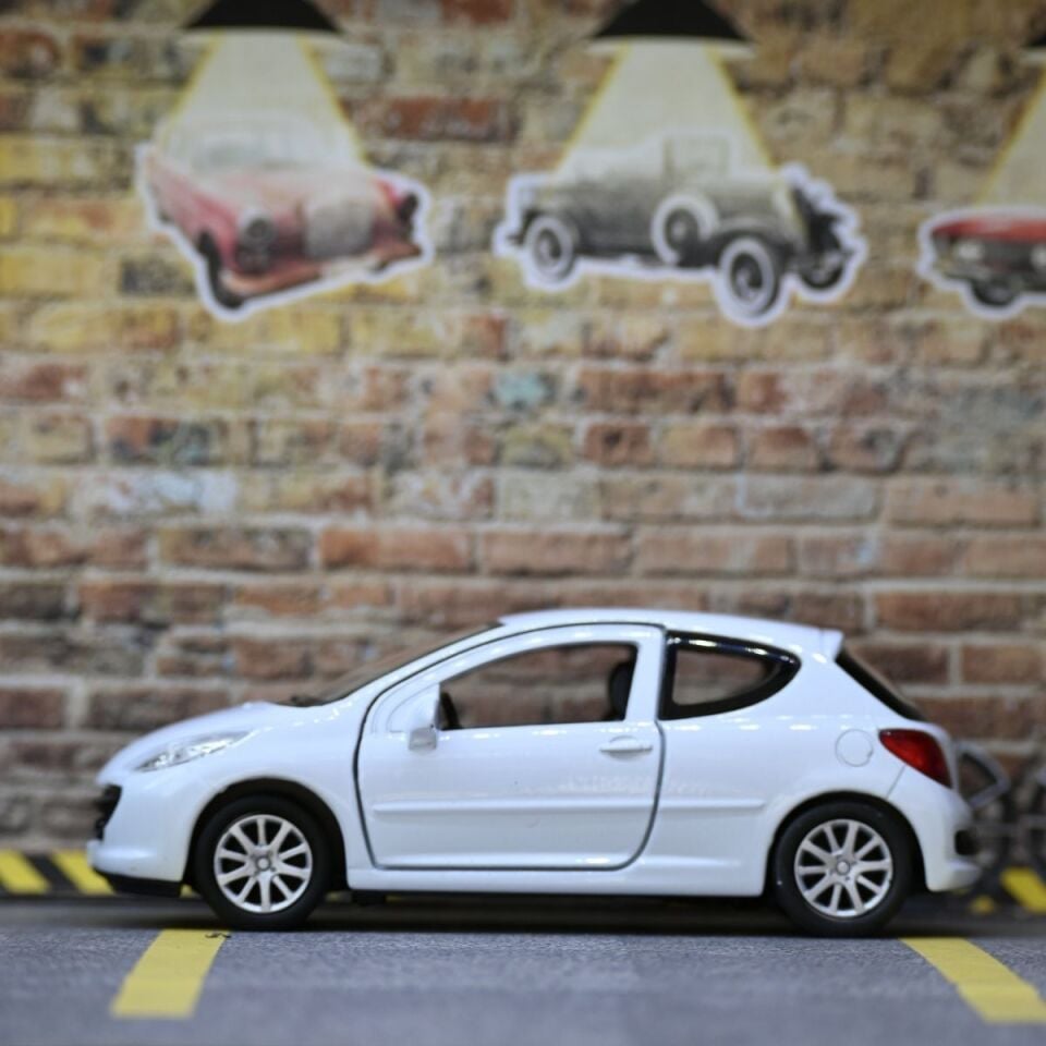 Peugeot 207 Metal Araba BEYAZ