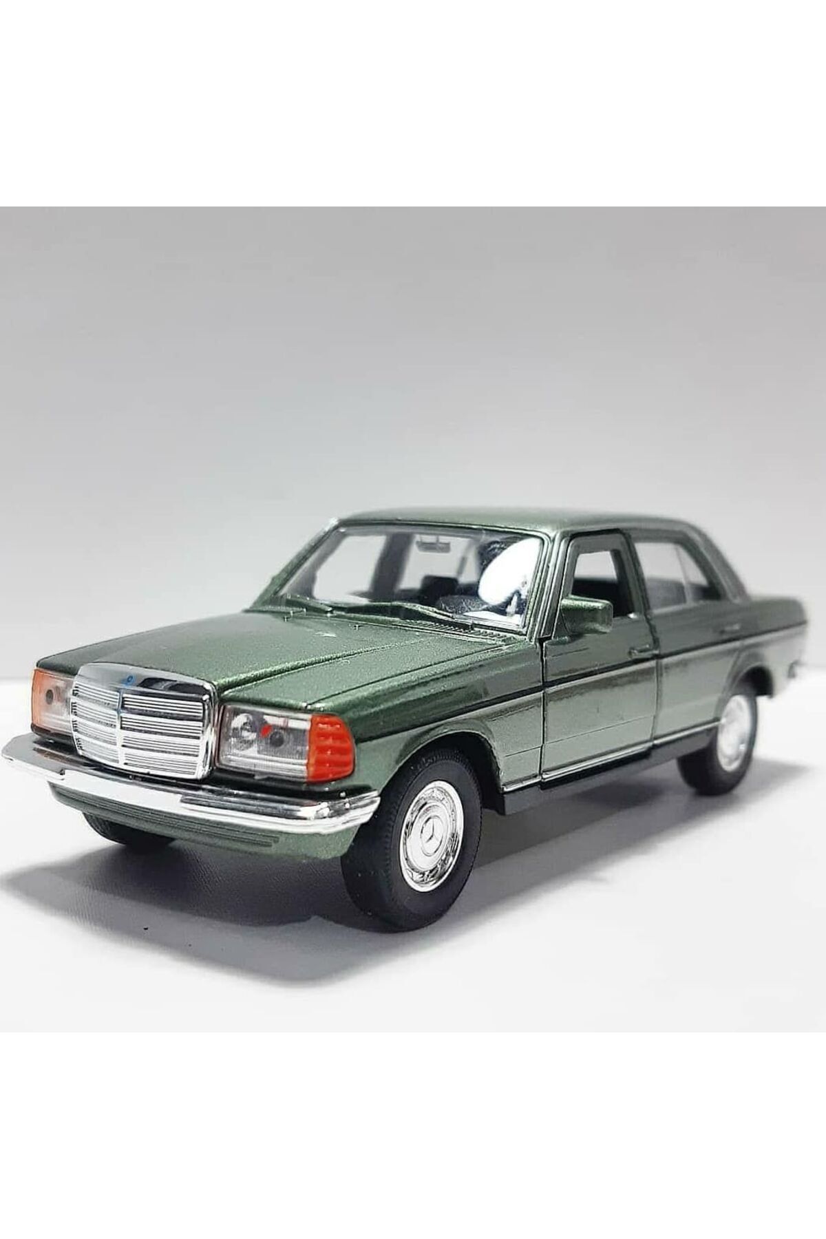 Mercedes W123 METAL ARABA PLAKASIZ YEŞİL