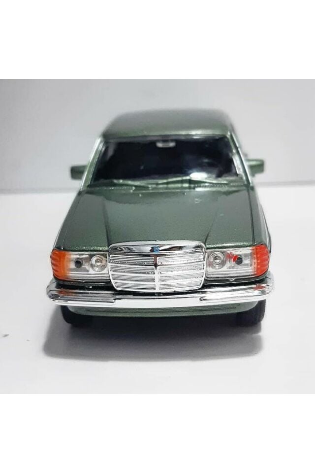 Mercedes W123 METAL ARABA PLAKASIZ YEŞİL