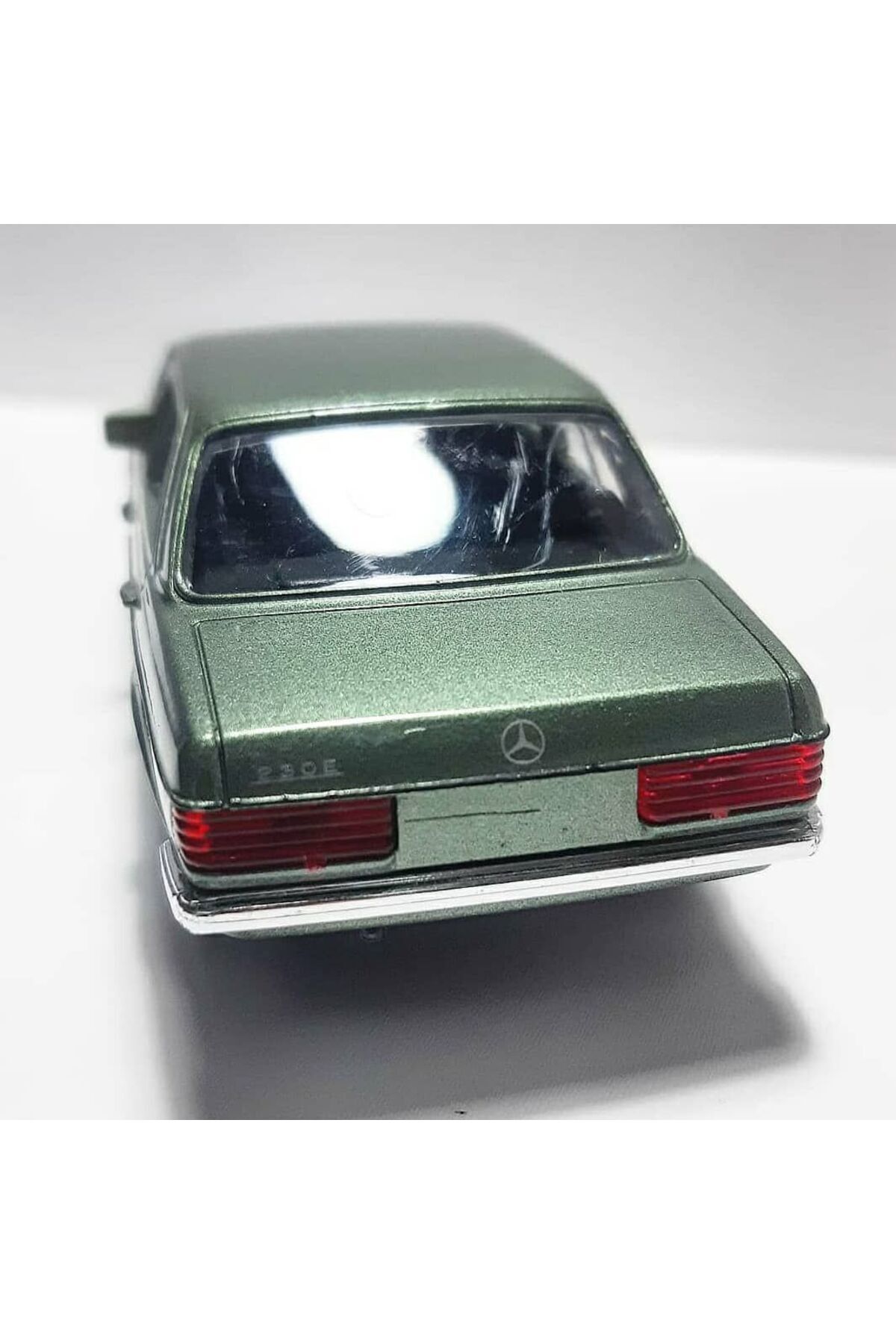 Mercedes W123 METAL ARABA PLAKASIZ YEŞİL