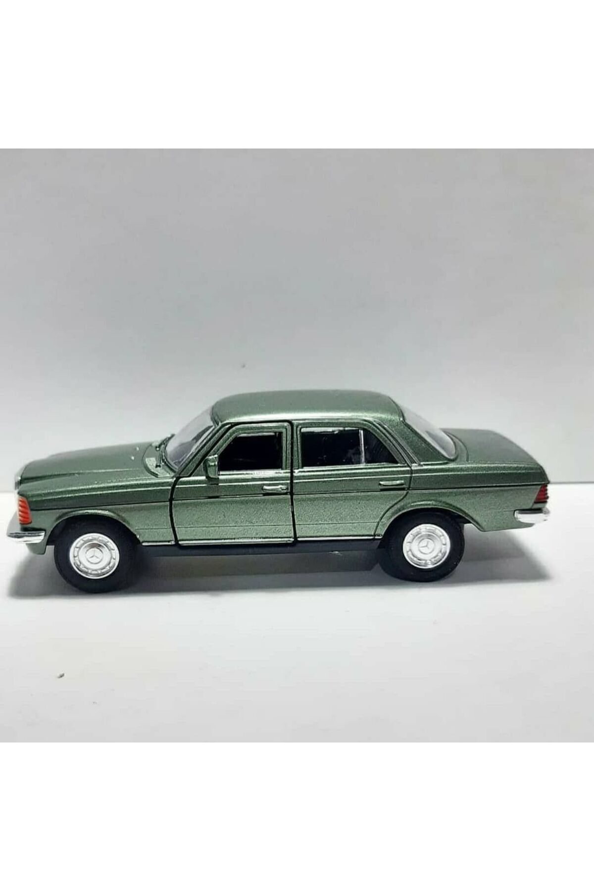 Mercedes W123 METAL ARABA PLAKASIZ YEŞİL