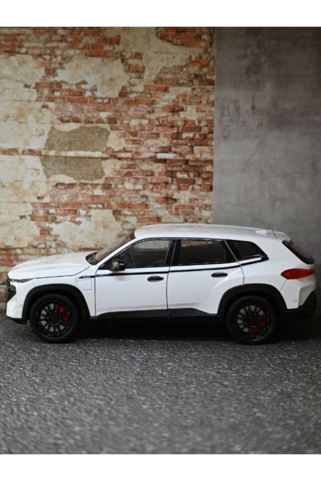 BMW XM BEYAZ 1:24 METAL ARABA