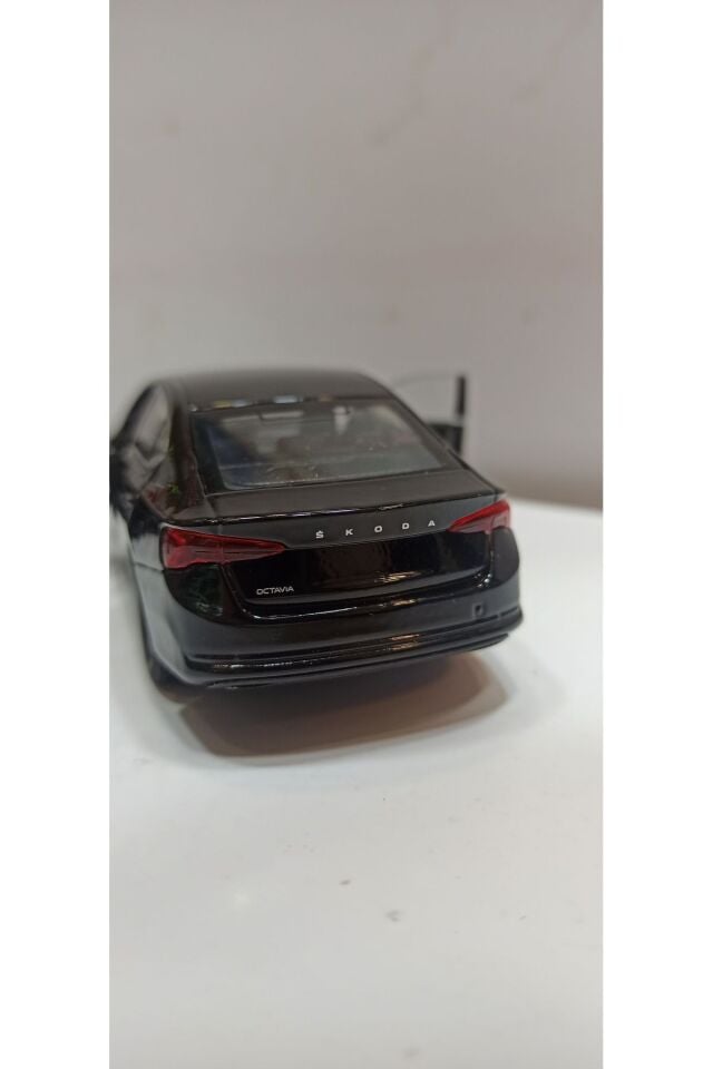 SKODA OCTAVİA 1:36 ÖLÇEK PLAKASIZ SİYAH