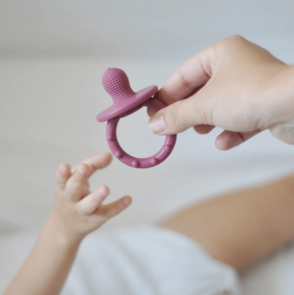 Oioi Gummy Silikon Diş Kaşıyıcı 3+ Ay Pinky Pink