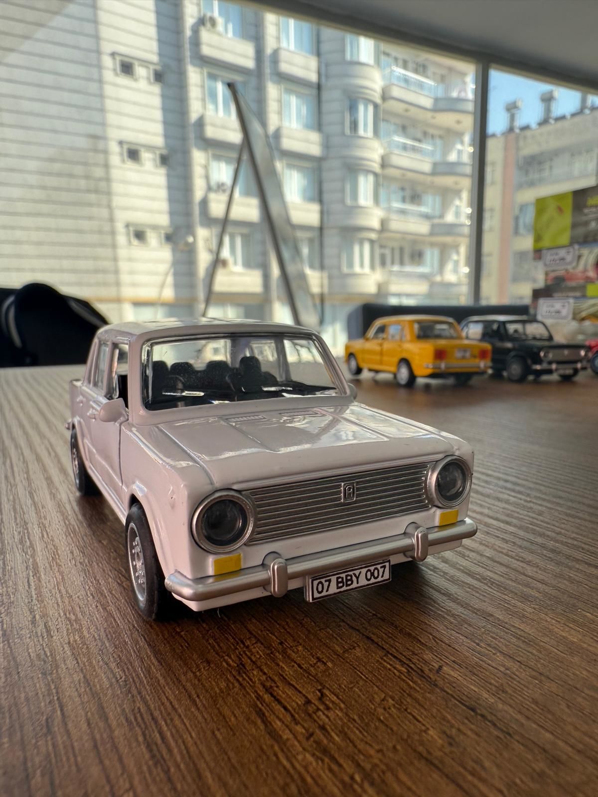 Murat 124 Kişiye Özel Plakalı Metal Oyuncak Araba - Işıklı Ve Sesli