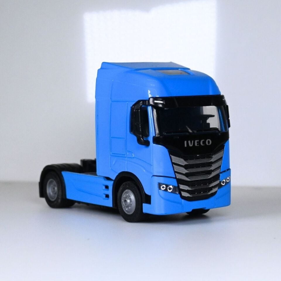 İveco Metal Taşıyıcı Tır - 1:36 Ölçek Işıklı ve Sesli - Mavi - Kişiye Özel Plakalı