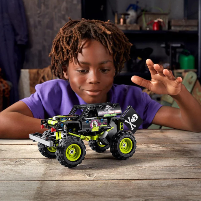 Lego Technic Monster Jam Grave Digger 42118