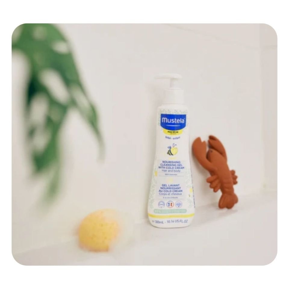 Mustela Cold Cream İçeren Besleyici Şampuan 300 ml