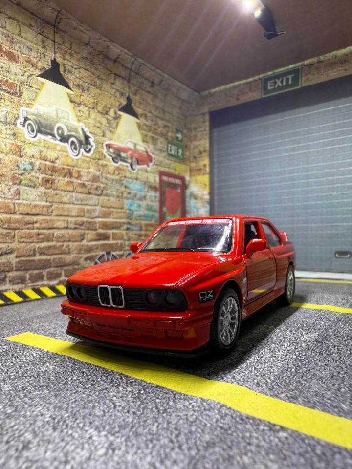 Bmw E30 Metal Araba - Çek Bırak Işıklı Ve Sesli Oyuncak Araba