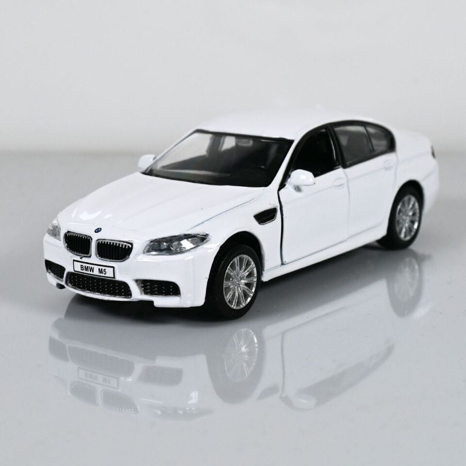 RMZ Bmw M5 Beyaz Metal Araba kişiye Özel Plakalı